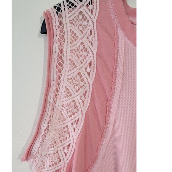 POL Top Womens Medium Oversized Varsity Top Lace Sleeveless Pink Whimsical NWOT - Picture 8 of 11